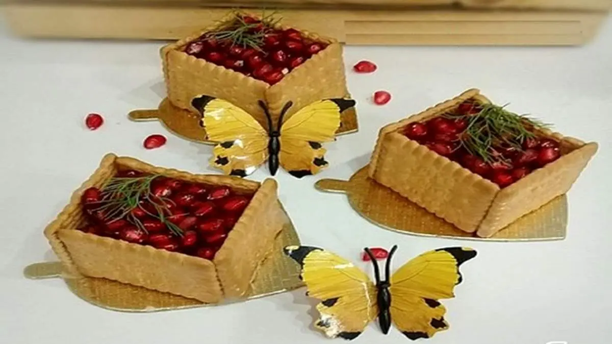 طرز تهیه دسر فانتزی با انار
