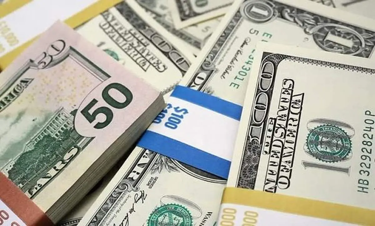 قیمت دلار ۷ بهمن ۱۳۹۹ به ۲۲ هزار و ۹۷۰ تومان رسید