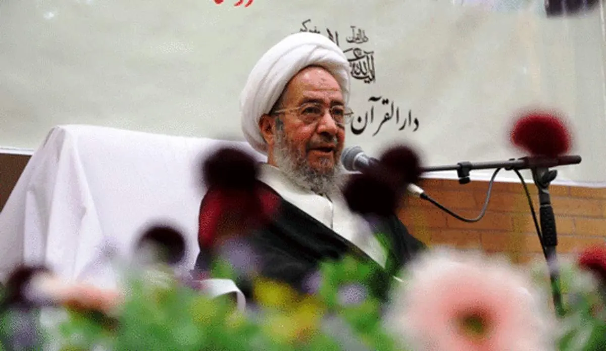 آیتالله مقتدایی: توهین به رئیسجمهور حرام است