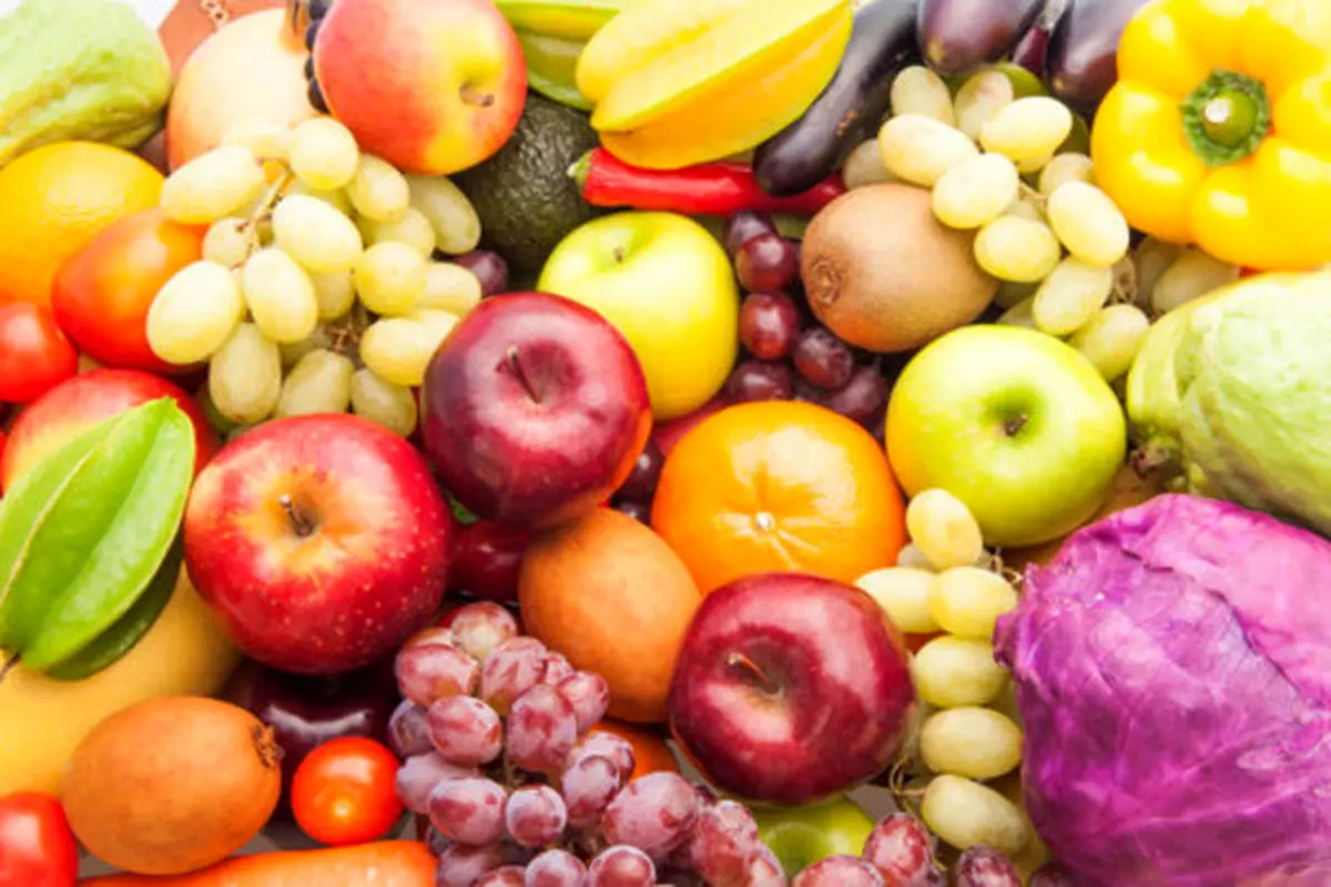 قیمت انواع میوه در بازار امروز ۸ بهمن ماه ۹۹ + جدول