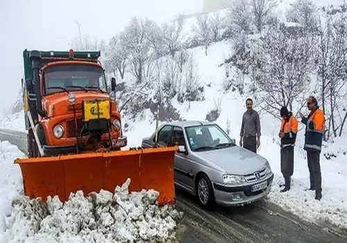 برف و کولاک در راه تهران

