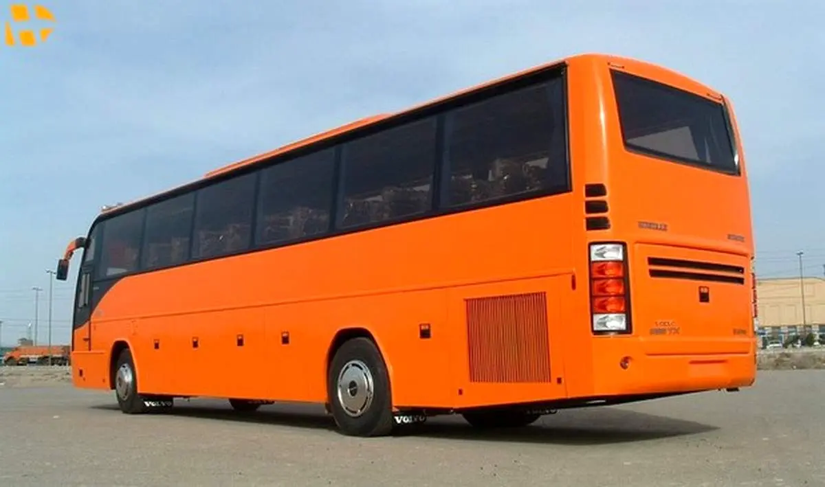 تصویری از واژگونی اتوبوس در آزادراه تهران - قم با ۱۷ مصدوم+فیلم