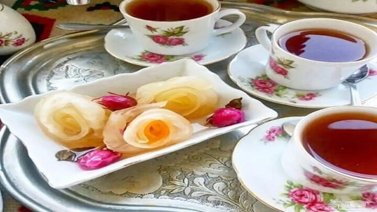 طرز تهیه مربای ترب سفید به شکل گل رز