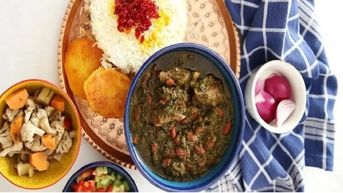 طرز تهیه قرمه سبزی با رب گوجه فرنگی