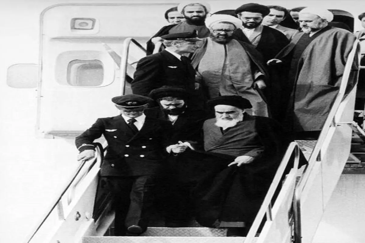 بازگشت امام خمینی(ره) به میهن