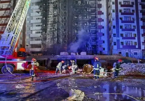 آتش‌سوزی در یک واحد صنعتی در شهرک صنعتی تبریز و شنیده شدن صدای انفجار+ فیلم

