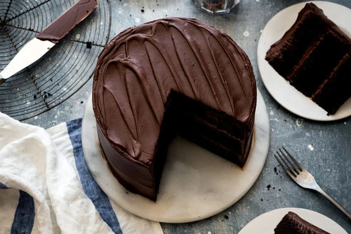 طرز تهیه کیک شکلاتی خوشمزه خانگی