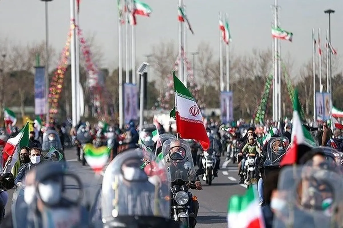 همه واکنشها به حذف نام امام خمینی از بیانیه راهپیمایی ۲۲ بهمن و توهین به روحانی