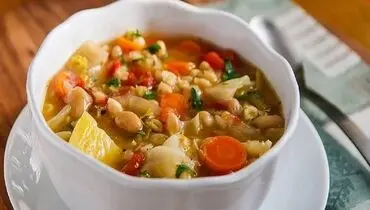 طرز تهیه سوپ خوشمزه کلم و لوبیا سفید