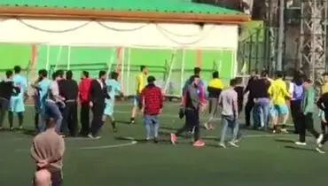 چاقوکشی در مسابقات امید فوتبال! +فیلم