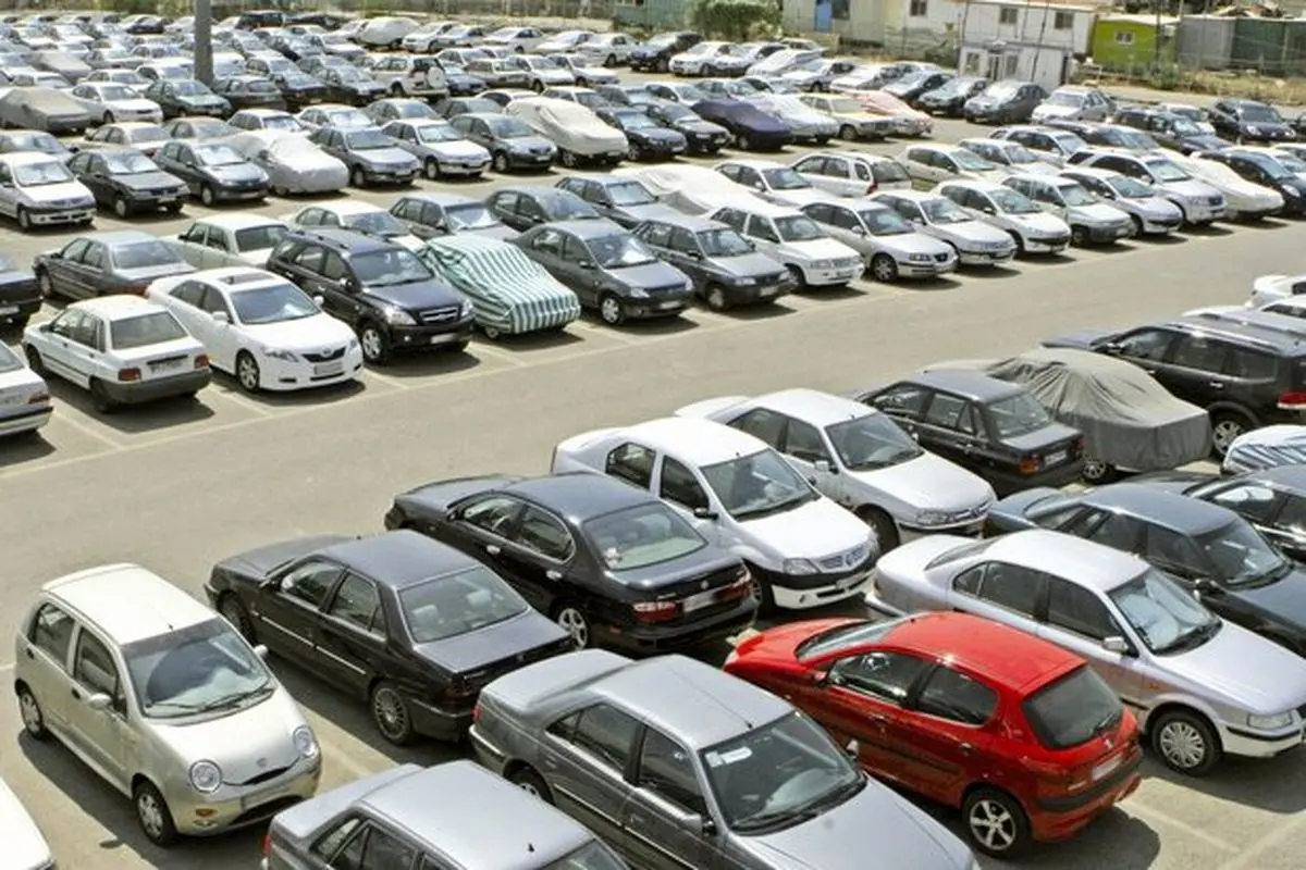 بازار خودرو تکان خورد/ ۲۰۶ تیپ ۲ به ۱۹۶ میلیون تومان رسید