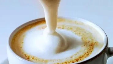 چطور کف شیر حرفه‌‎ای برای نوشیدنی درست کنیم؟