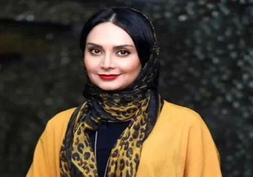 عکس سرخ خانم بازیگر در فضای مجازی پربازدید شد + تصویر
