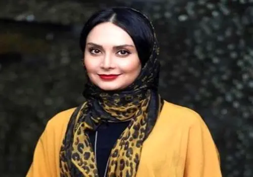 عکس سرخ خانم بازیگر در فضای مجازی پربازدید شد + تصویر