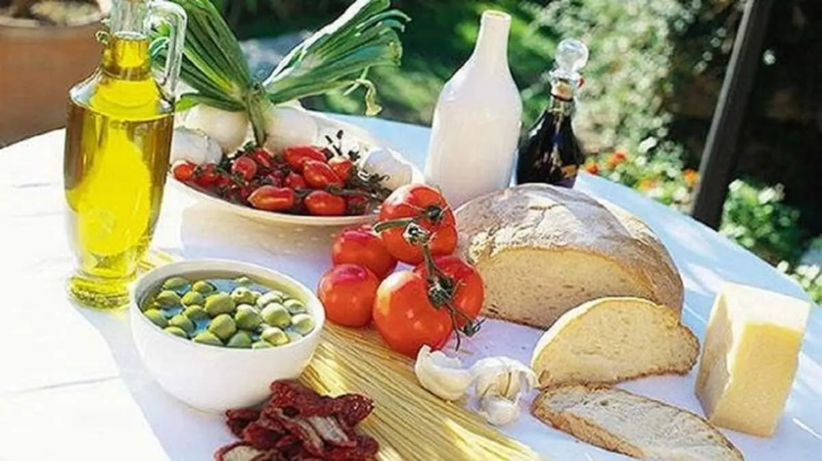 با تغذیه سالم از ابتلا به کرونا پیشگیری کنیم