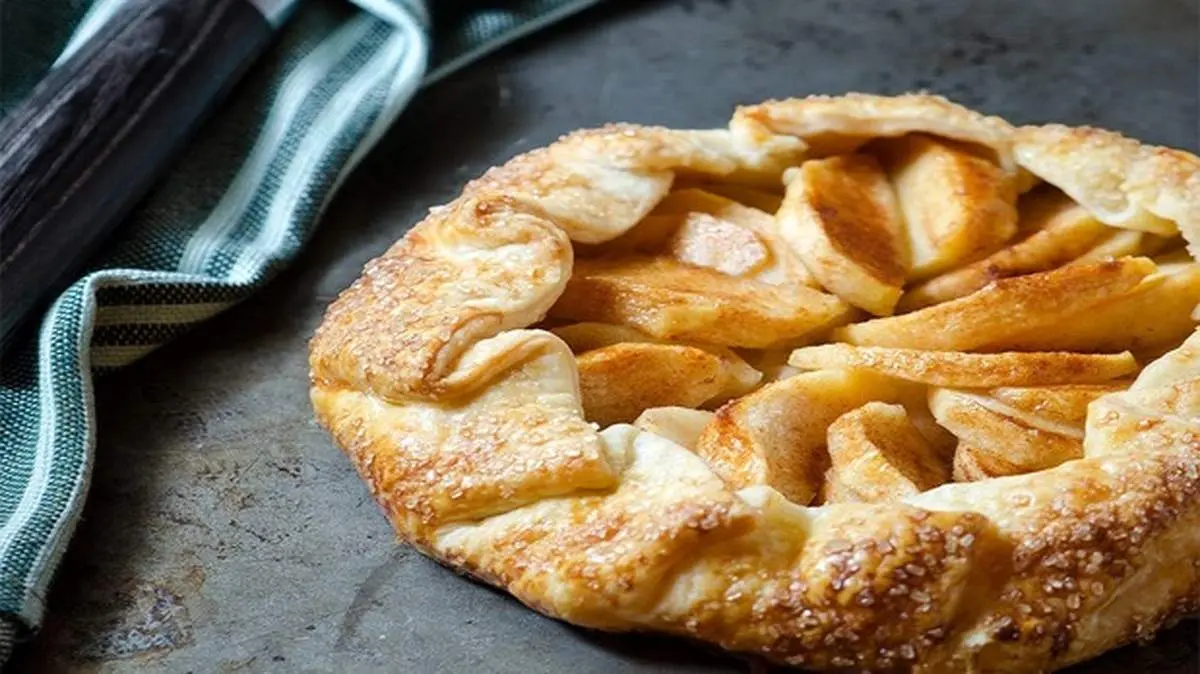 طرز تهیه شیرینی فرانسوی گلت سیب و دارچین