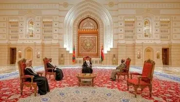 عکسی از فرش ایرانی در کاخ اصلی سلطان عمان