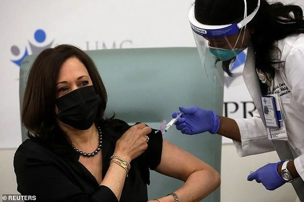 کامالا هریس دچار عوارض جانبیِ واکسن کرونا شد