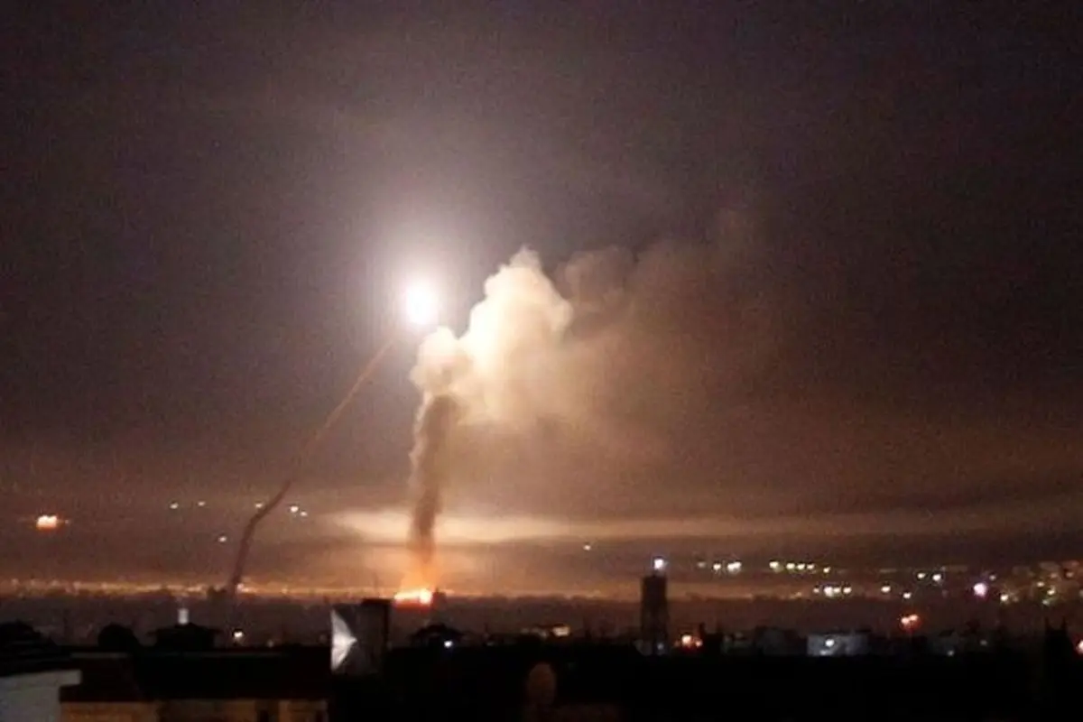 حمله هوایی اسرائیل به دمشق/ پدافند هوایی با اهداف متجاوز مقابله کرد+فیلم