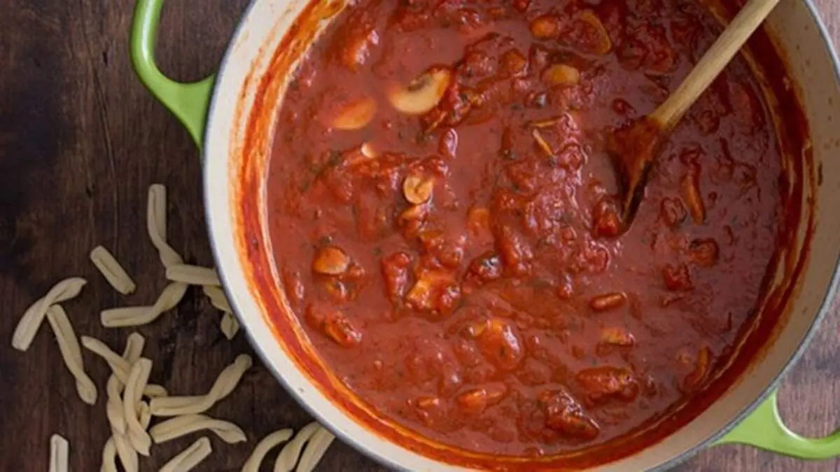 طرز تهیه سس لوبیا چیتی
