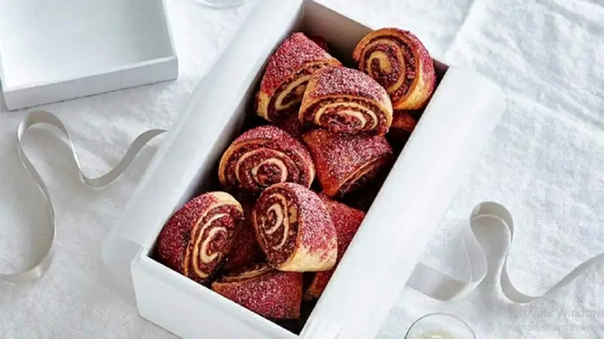 طرز تهیه رولت مربایی خوشمزه برای عید
