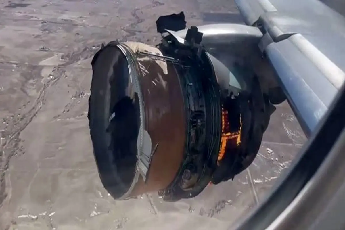 انفجار موتور هواپیمای مسافربری آمریکایی دقایقی پس از برخاستن + فیلم و تصاویر