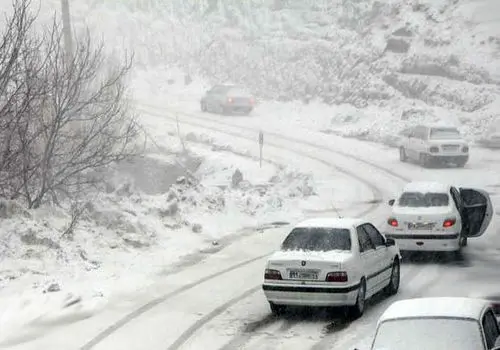 بارش سنگین برف بزرگراه تبریز- اهر را مسدود کرد + فیلم