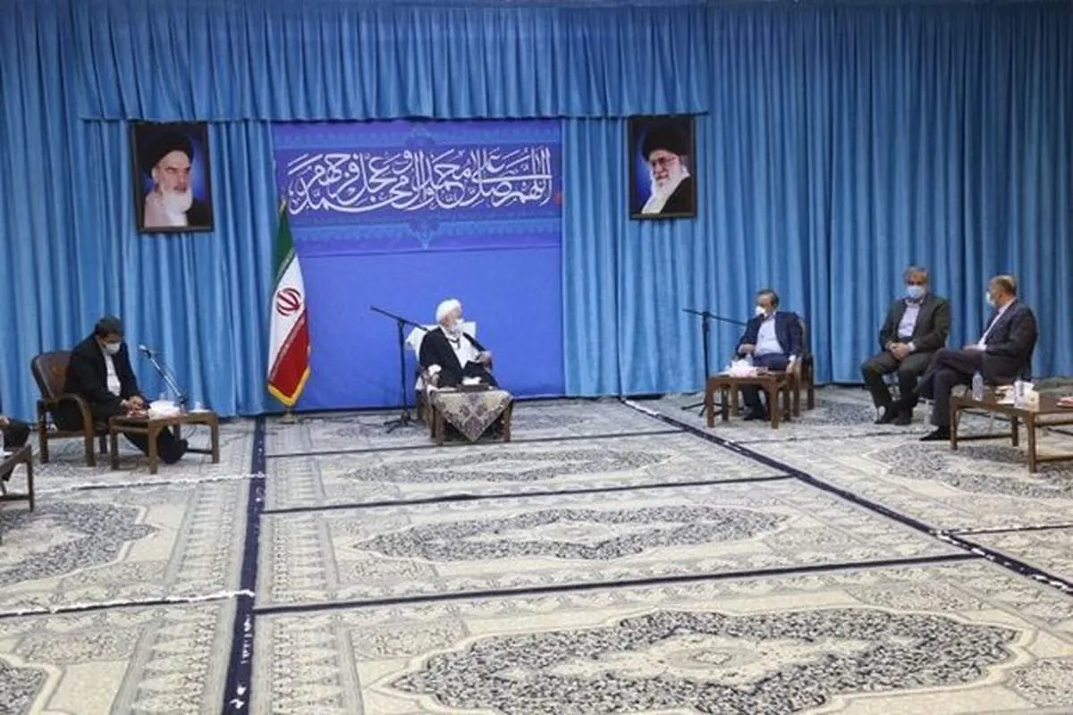 رزم حسینی: تداوم محدودیت واردات ۲۵۰۰ کالا با وجود لغو تحریم‌ها