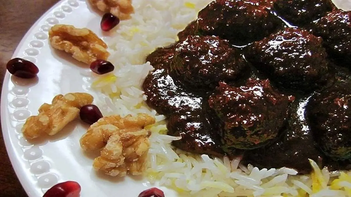 طرز تهیه خورش فسنجان سریع و خوشمزه