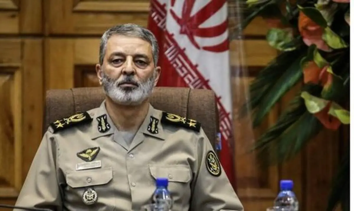 فرمانده کل ارتش: تعداد زیادی کانال در فضای مجازی مشغول عملیات روانی روی ارتش و خانواده‌های آن‌ها هستند /توان پهپادی ارتش کم نظیر است