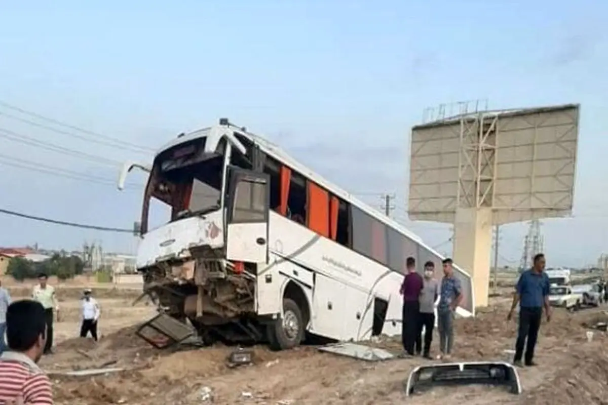۴ فوتی و ۳۱ مصدوم در تصادف اتوبوس با کامیون در رودان