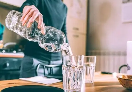 آیا نوشیدن آب سرد بعد از غذا ضرر دارد؟