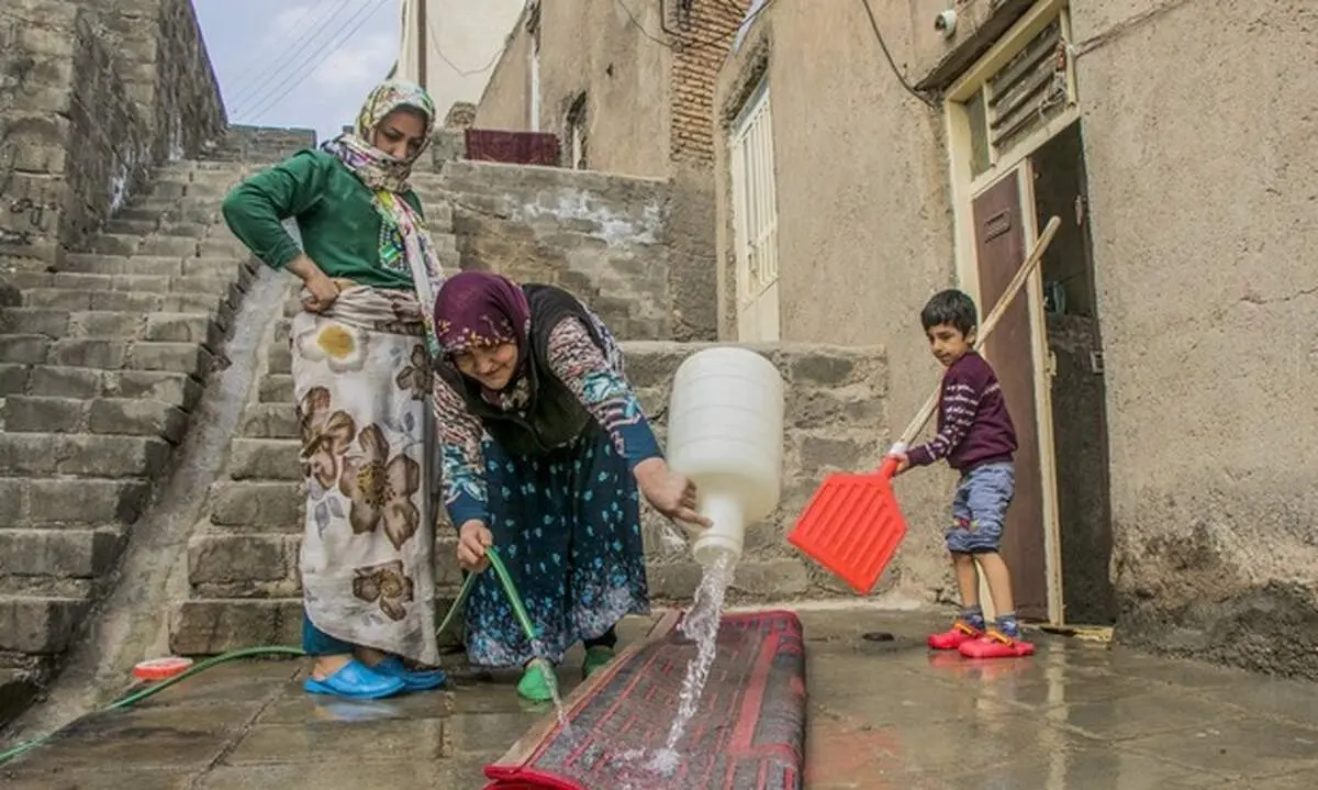 قالیشویی سنتی در مناطق حاشیه نشین تبریز