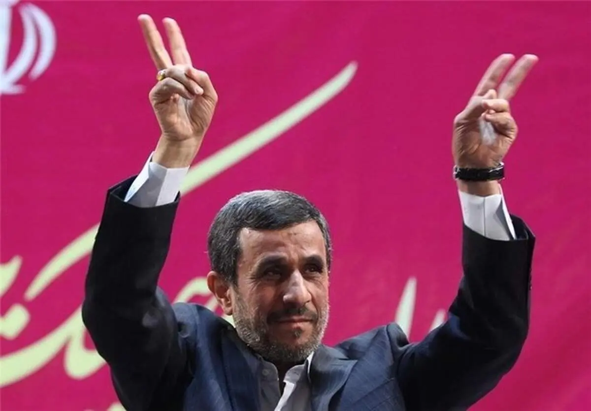 دیدارانتخاباتی احمدی نژاد با یکی از اعضای ارشدنشست دوره‌ای اساتید