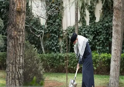 رهبر انقلاب: باید جلوی تخریب جنگلها و تبدیل اراضی کشاورزی گرفته شود