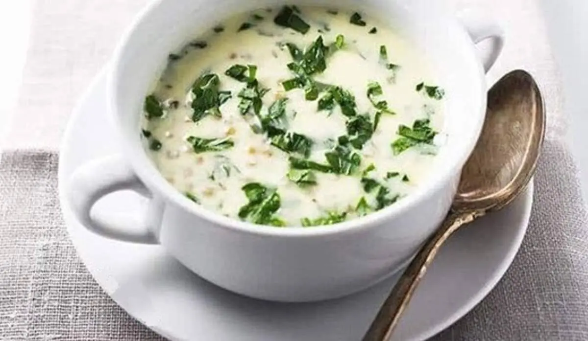 طرز تهیه آش برنج و گشنیز پرخاصیت