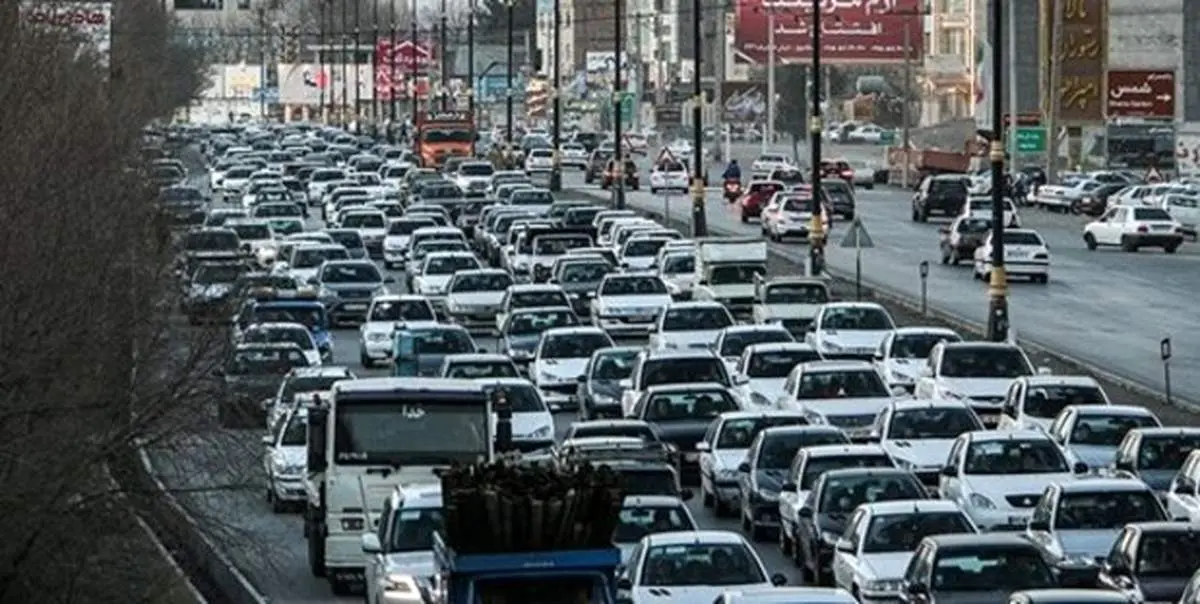 رصد تردد جادهای خودرو با ۲۳۰۰ ترددشمار / ترافیک در آزادراههای قزوین-تهران و کرج-قزوین