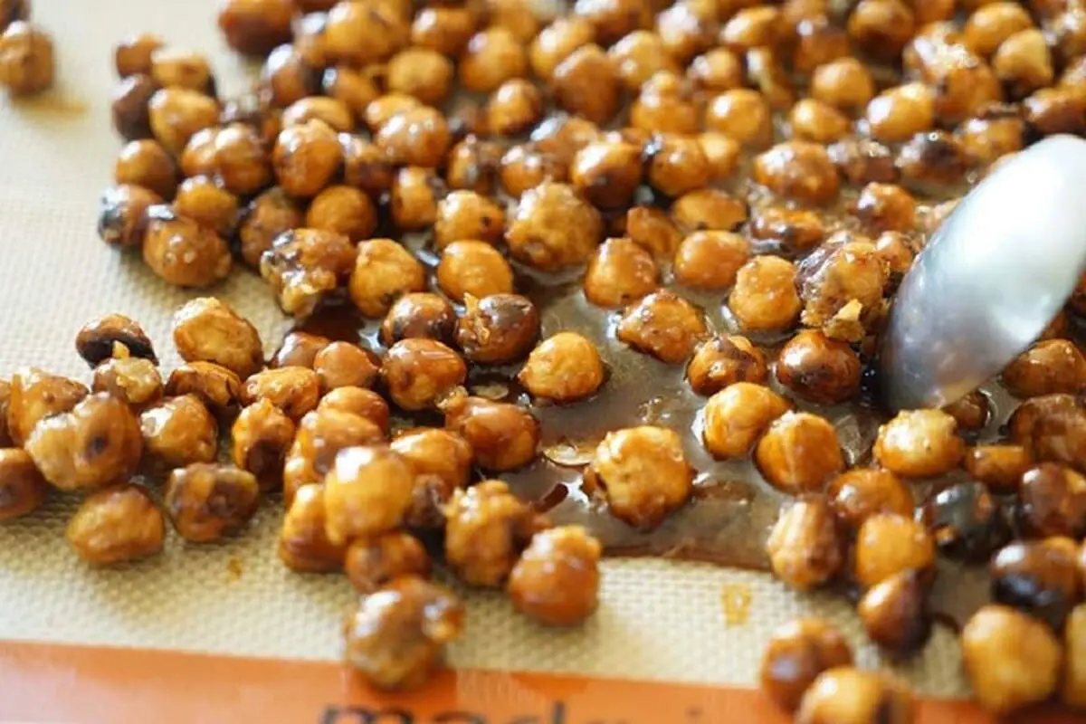 طرز تهیه پرالین فندق، شیرینی خوشمزه و مقوی