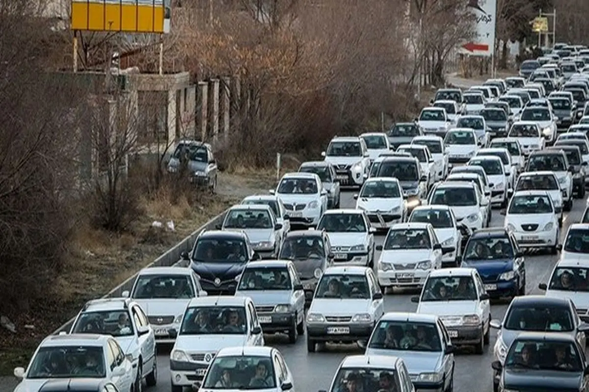 ترافیک سنگین در برخی مقاطع آزادراه کرج-قزوین/ انسداد ۱۲ جاده به دلیل کاهش ایمنی مسیر