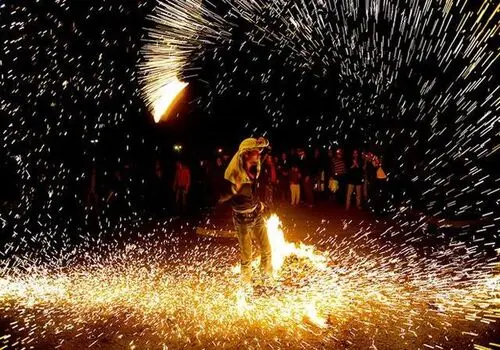 
رئیس سازمان اورژانس کشور: چهارشنبه سوری امسال، تا امروز ۴۵۸ مصدوم داشته است