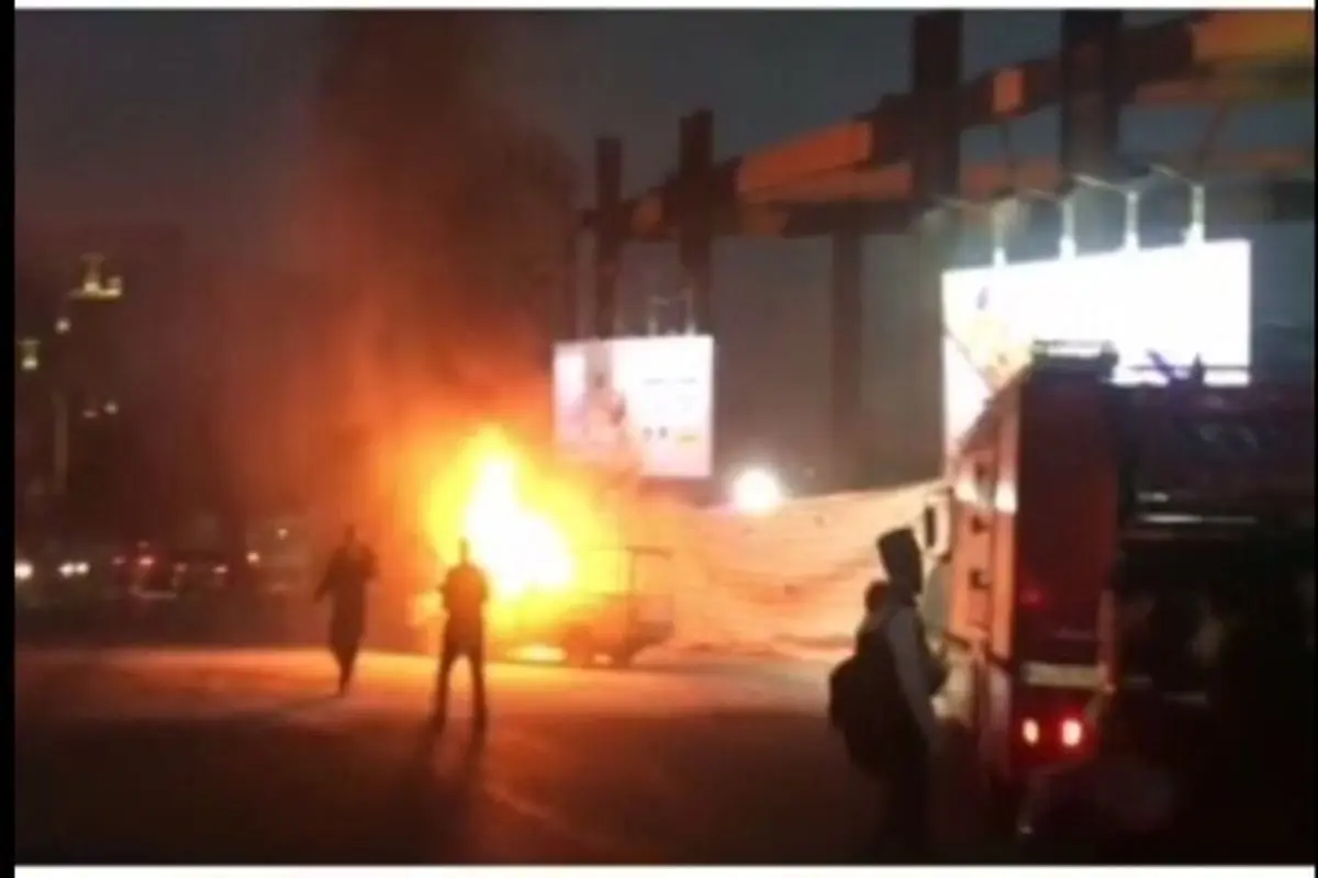 مأمور پلیس برای متوقف کردن خودروی شعله‌ور به دل آتش زد + تصاویر