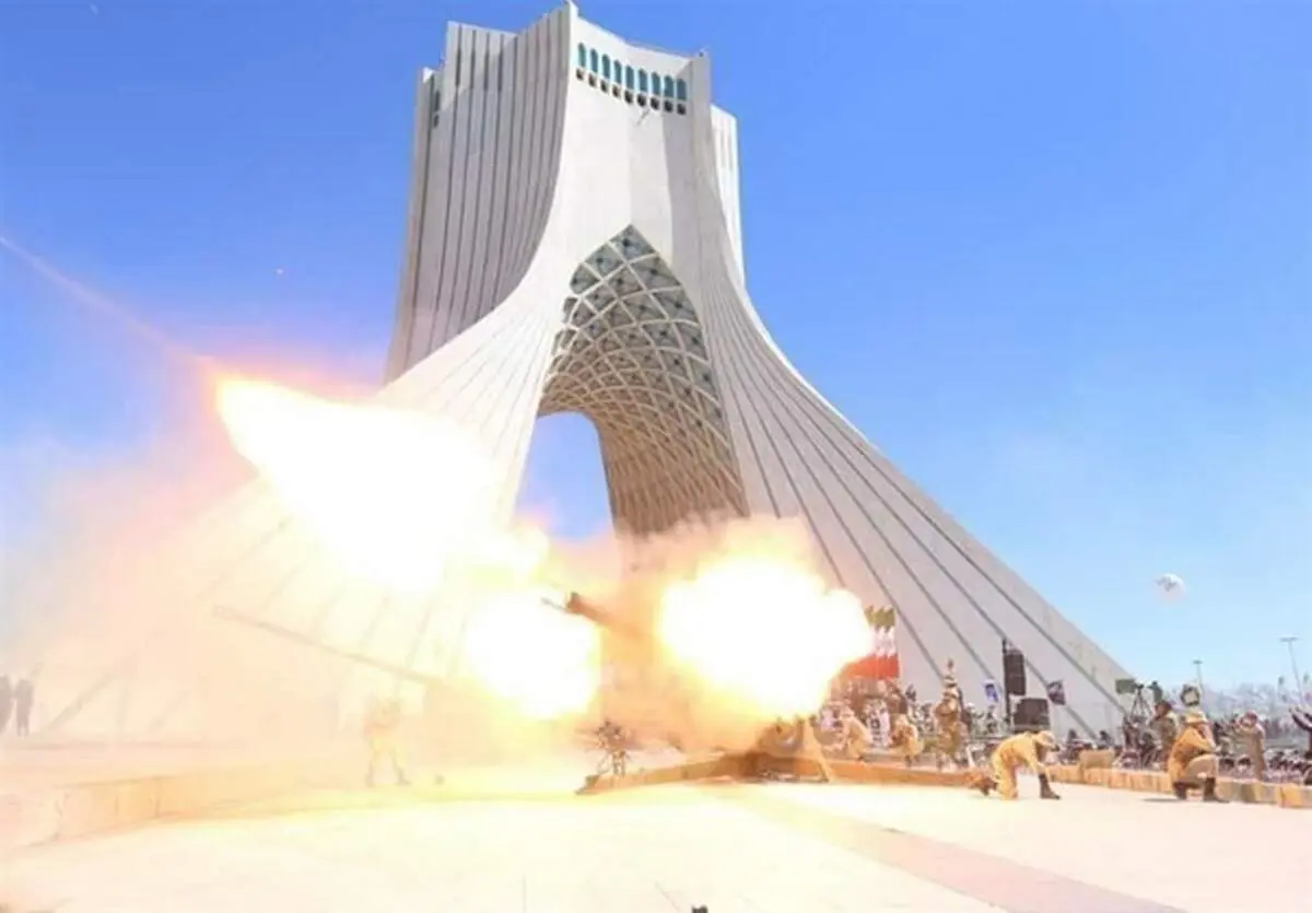 آغاز سال ۱۴۰۰ با شلیک توپ ارتش در میدان آزادی تهران + فیلم