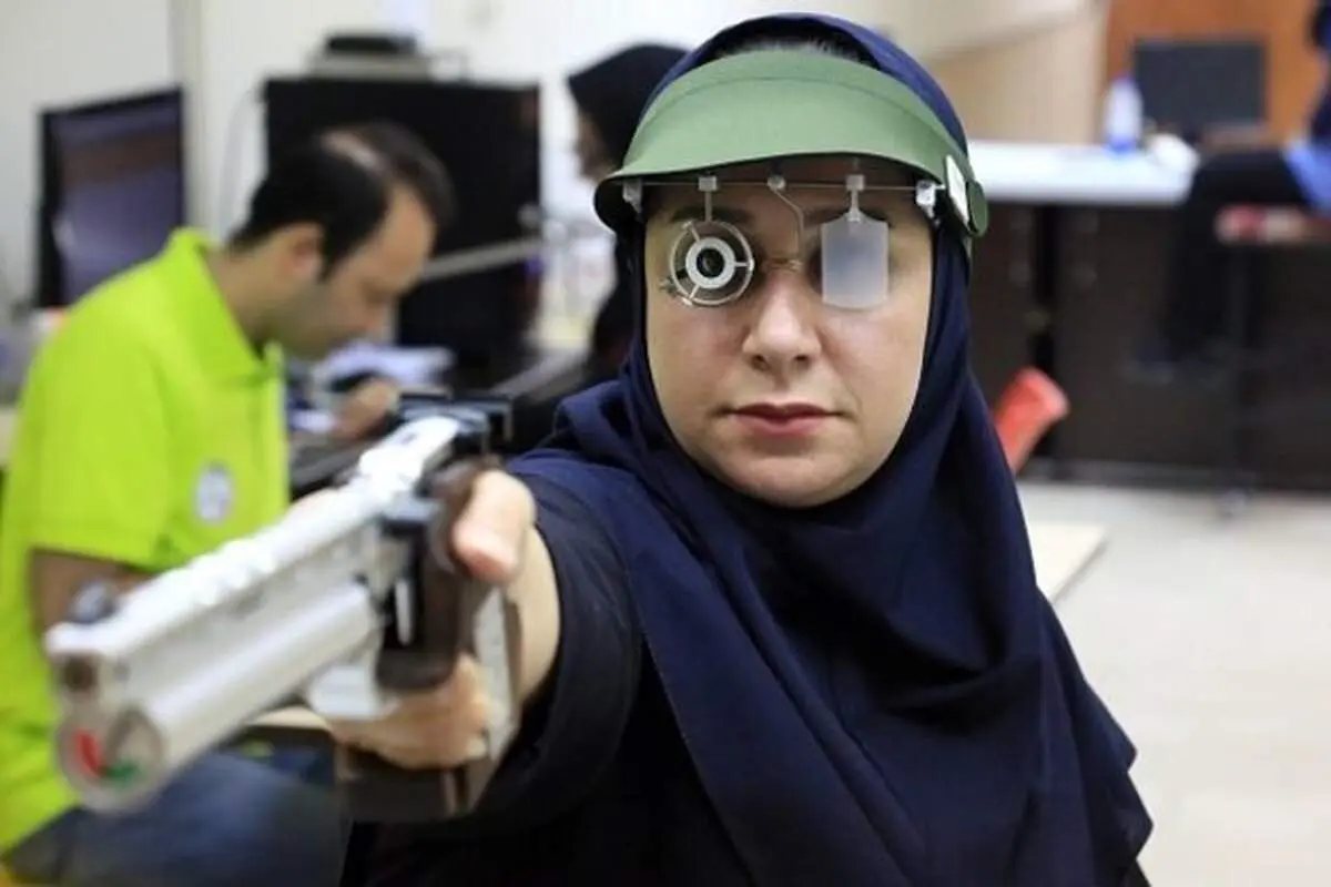 مدال طلا بر گردن ساره جوانمردی