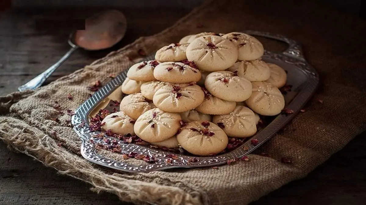 طرز تهیه شیرینی نون برنجی کرمانشاهی