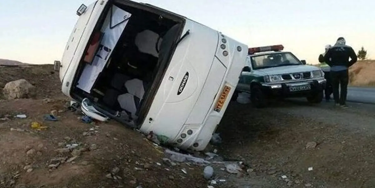 یک کشته و ۱۶ زخمی بر اثر واژگونی اتوبوس در محور فهرج _ زاهدان