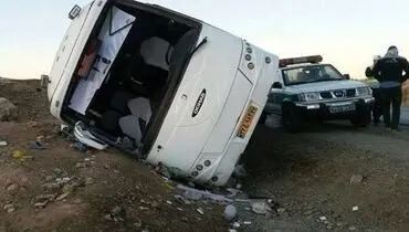یک کشته و ۱۶ زخمی بر اثر واژگونی اتوبوس در محور فهرج _ زاهدان