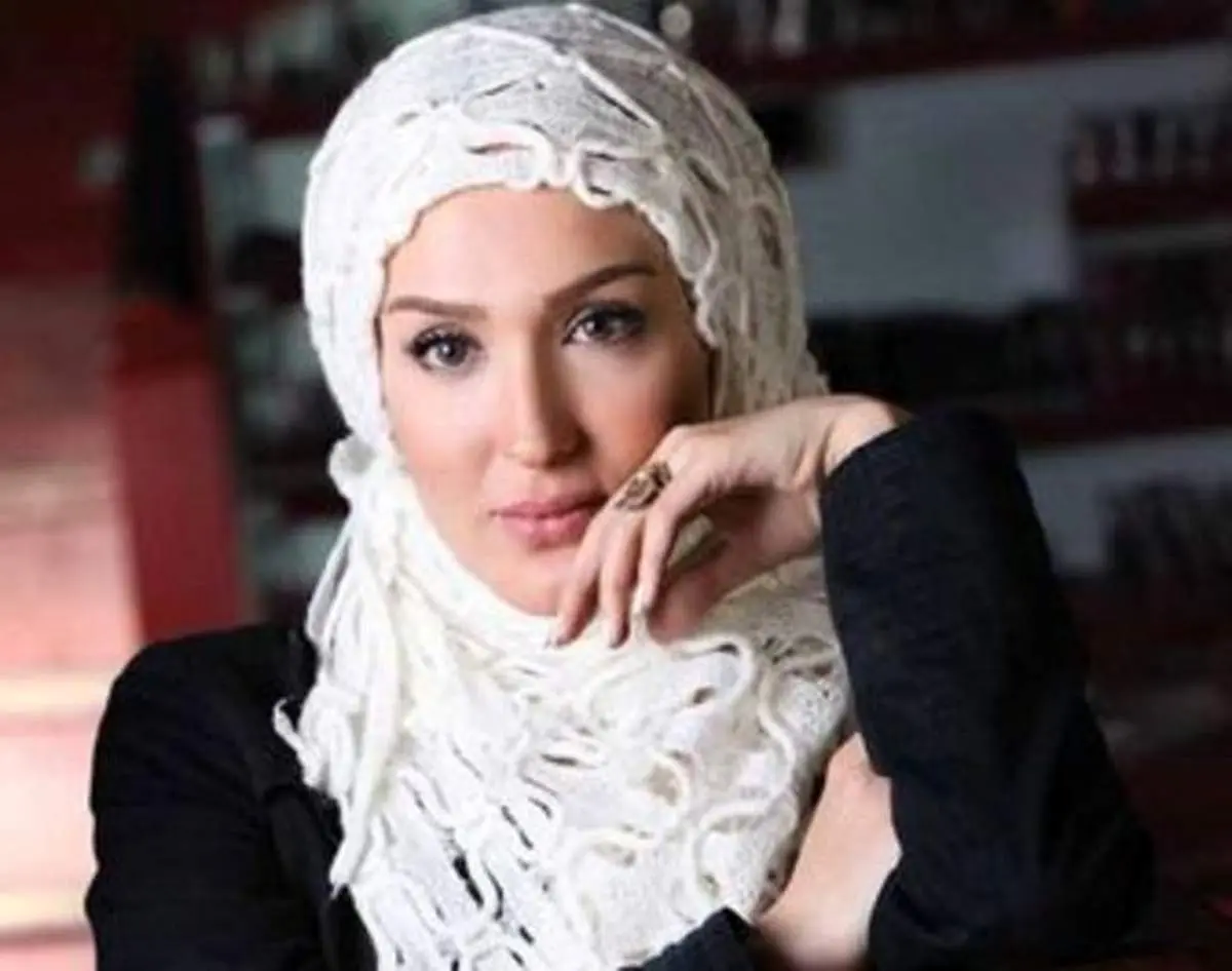 عینک خاص زهره فکور صبور +عکس