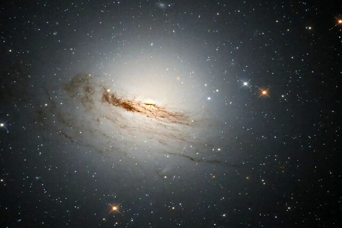 کهکشانی که به تولد ستارگان پایان داده است + عکس