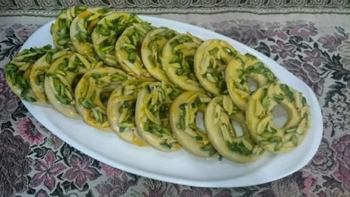 طرز تهیه شیرینی آجیلی خوشمزه برای عید نوروز