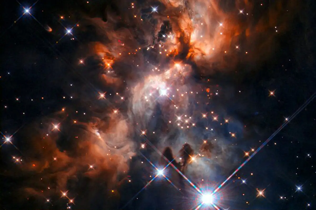 تلسکوپ هابل تصویری خیره کننده از یک سحابی مخابره کرد + عکس
